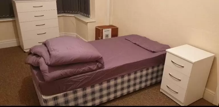 £10.00pw Emergency Accommodation in ERDINGTON, Double Room available.